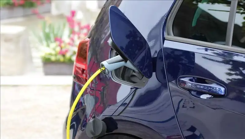 Tesla'nın Menzil Rekorunu Kıracak Yeni Elektrikli Araç Piyasaya Çıkıyor