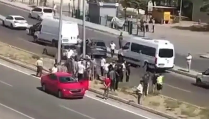 Yolda Şok Eden Kaza: Yaya Otomobilin Çarpmasıyla Yaralandı
