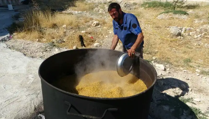 Ağustos'ta Başlayan Geleneğin Gözdesi: Kazanlar Kıyamet Koptu!