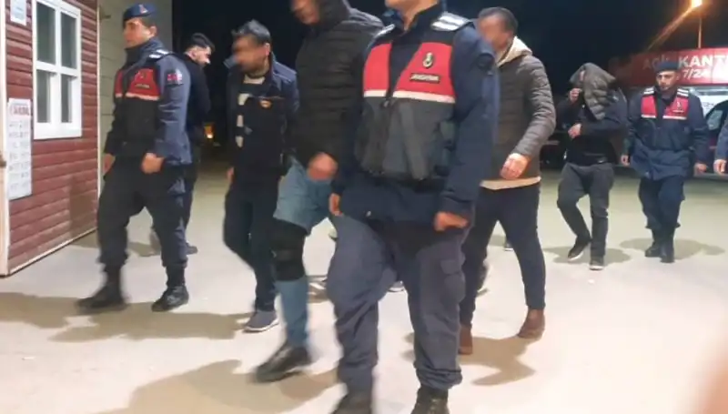 Bağ Evinde Düzenlenen Uyuşturucu Partisi Sonrası Şok Baskın!