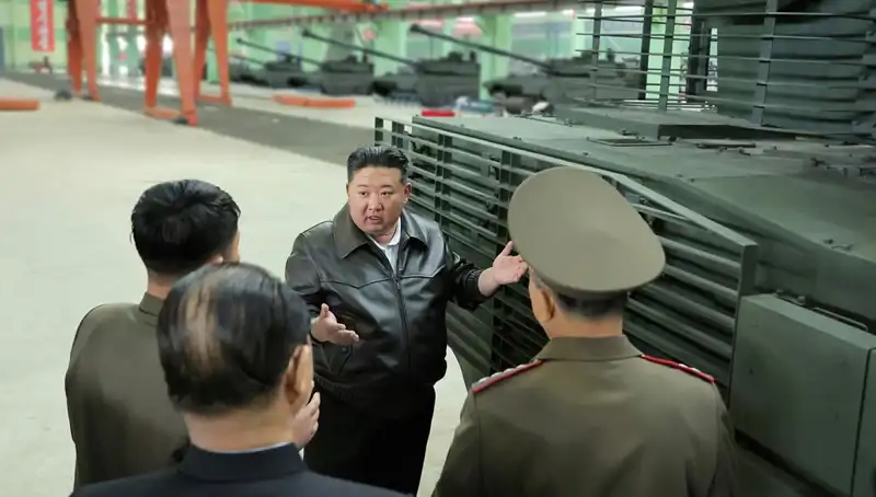 Kuzey Kore Lideri Kim Jong-un'dan "Modern Savaş" Vurgusu: Üretim Çağrısı