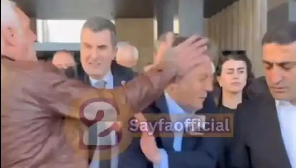 Özgür Özel'e AKM Çıkışında Şok Saldırı!