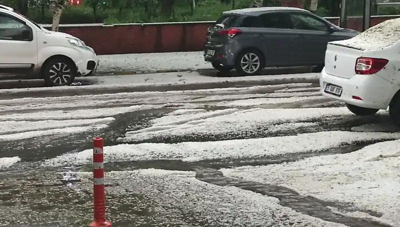 Ardahan'da Dolu Felaketi: Şehir Beyaza Büründü, İşte Son Durum!