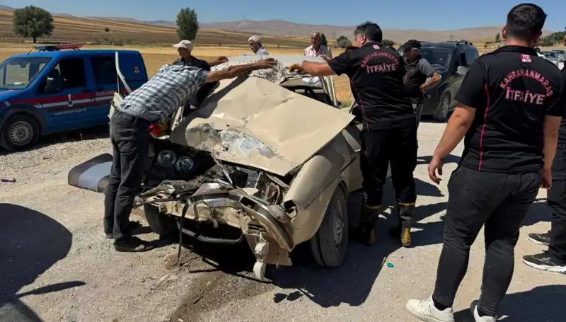 Kahramanmaraş’ta Feci Trafik Kazası: Kamyonet ve Otomobil Çarpıştı