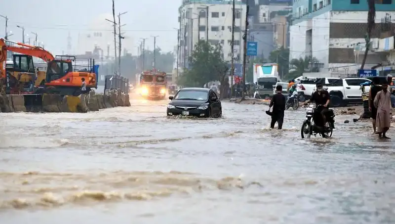 Pakistan’da Muson Yağmurları Felaketi: Binlerce Hayat Tehlikede
