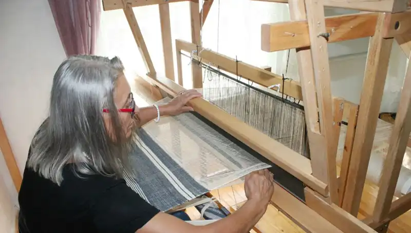 Eski Giysilerin İpleriyle İnanılmaz Tasarımlar: Sıfır Atıkla Yeni Bir Dünya