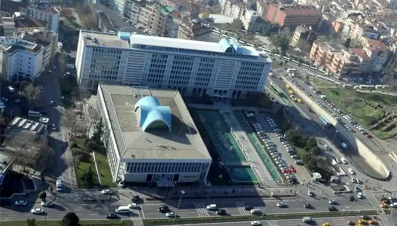 İBB Soruşturmasında Skandal: "Enderun" WhatsApp Grubu Mesajları İnceleme Altında!