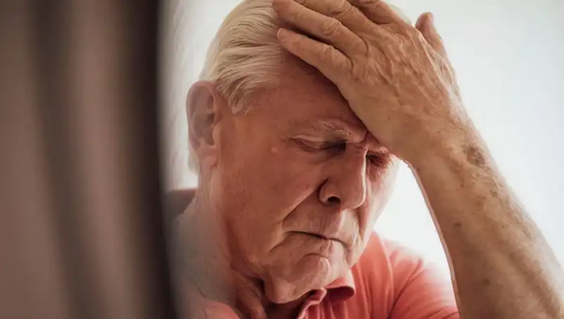 Yaşlılık ve Alzheimer: Unutkanlık Arasındaki İnce Çizgi Nedir?