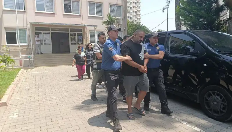 Adana'da Dolandırıcılık Skandalı: 4 Kişi Gözaltına Alındı!