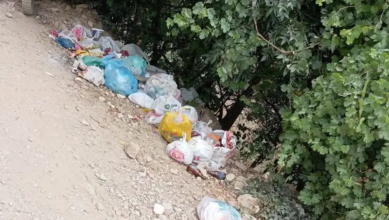 Kato Dağı'nda Kaval Şelalesi: Doğanın Güzelliğine Çöp Tartışması