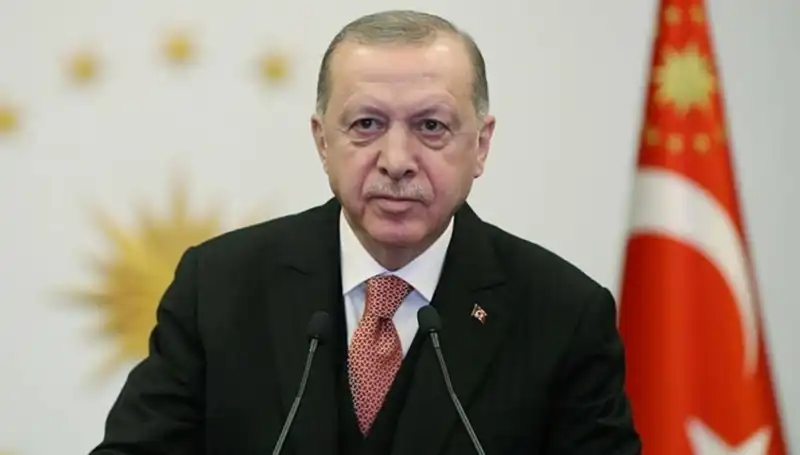 Cumhurbaşkanı Erdoğan, NATO Zirvesi'nde Türkiye'nin Stratejik Rolünü Vurguluyor
