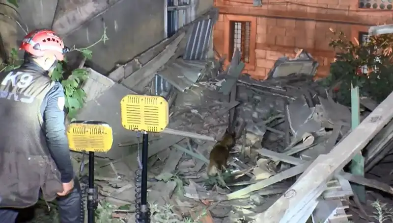 İstanbul'da Deprem Sonrası Hasar Gören Bina ile İlgili Korkunç Gelişme!