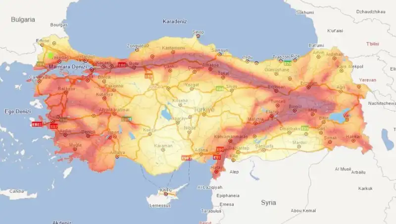 Evimin Altından Fay Hattı Geçiyor mu? 2025’te 45 İl ve 110 İlçe Deprem Riski Altında!