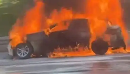 15 Temmuz Şehitler Köprüsü'nde Şoke Eden Araç Yangını: Trafik Kaosu Başladı