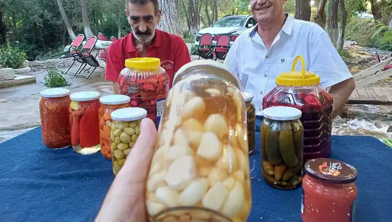 Araban Sarımsağı ile Hazırlanan Turşu: Şifa Kaynağına Dönüşüyor!