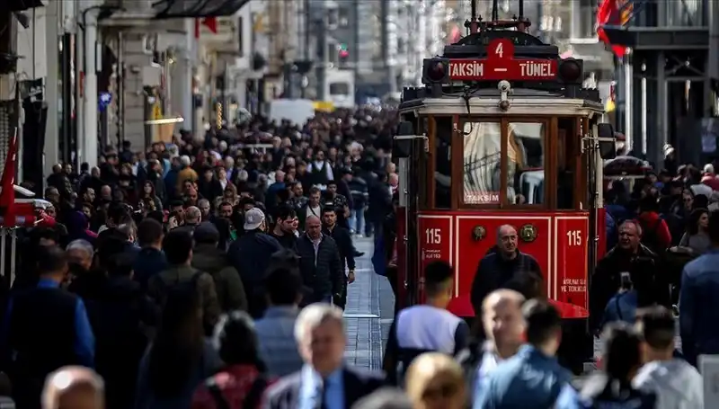 Türkiye'nin Nüfusu Rekor Düzeyde Arttı: Gelecek İçin Ne Anlama Geliyor?