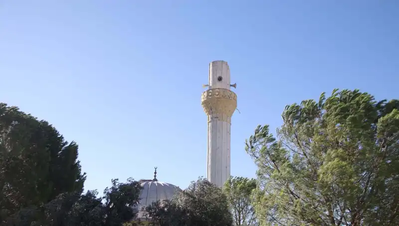 Muğla'da Şiddetli Fırtına: Minareler Uçtu, Evlerin Çatıları Yok Oldu!