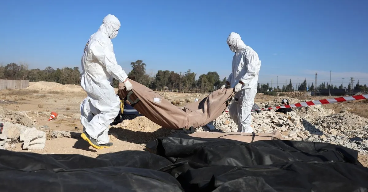 Suriye’de 100 Bin Kişilik Toplu Mezar Bulundu: Görüntüler Kan Dondurdu