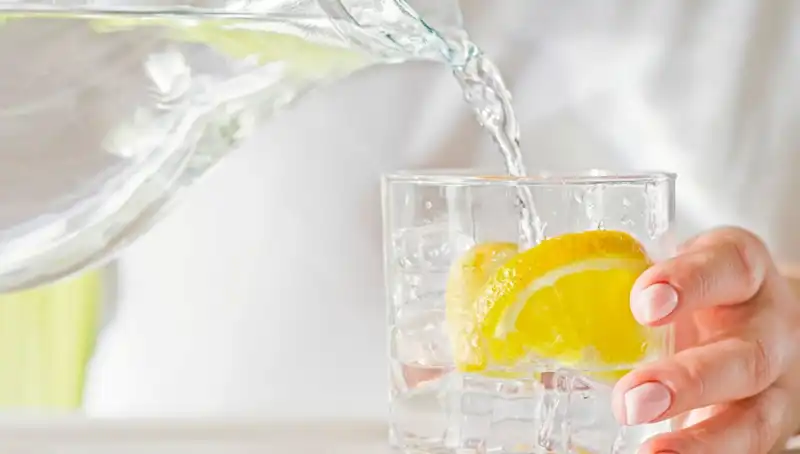 Limonlu Su Tüketmenin Bilinmeyen 8 Faydası: Sağlığınız İçin Neler Sunuyor?