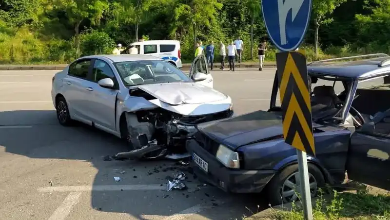 Görele'de Feci Kaza: Sürücü Araç Camından Fırladı, O Anlar Kamerada
