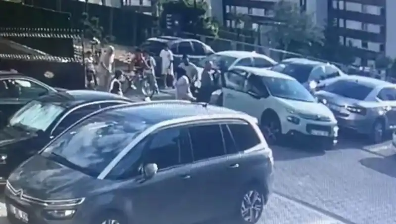 Eşini Ve Yakınlarını Araba İle Ezerek Olup Bitenlerin Nedeni Nedir?