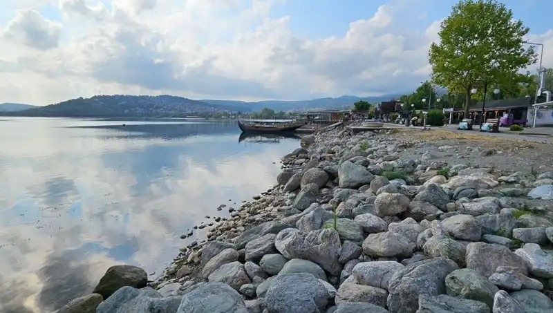 Sapanca Gölü'nde Su Seviyesinde Kritik Düşüş: Fısıldayan Tehlikeler
