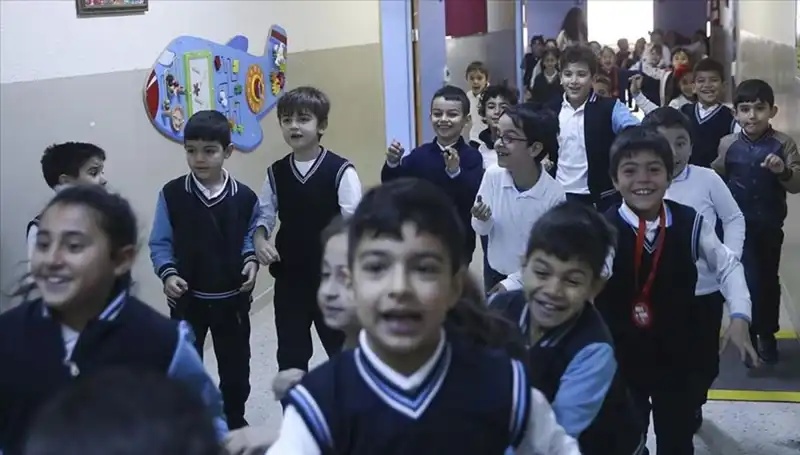 2025 Okul Takvimi Açıklandı: Öğrenciler Ne Zaman Okula Dönüyor?