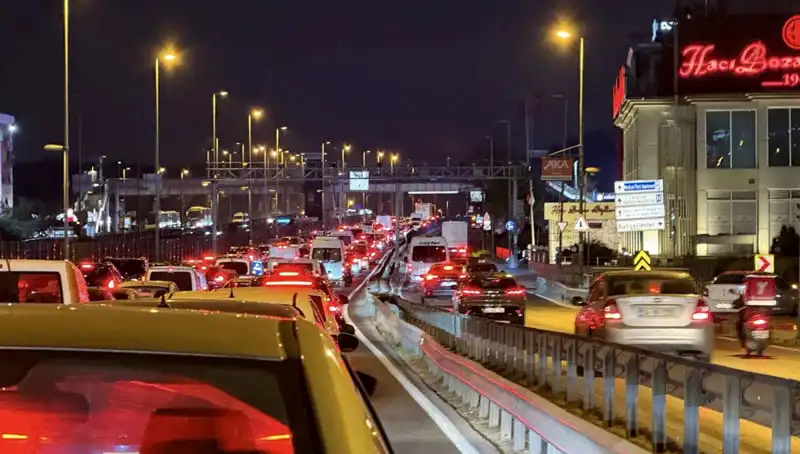 Yenibosna Metrobüs Yaya Üst Geçidinde Yapılan Çalışmalar Neleri Değiştiriyor?