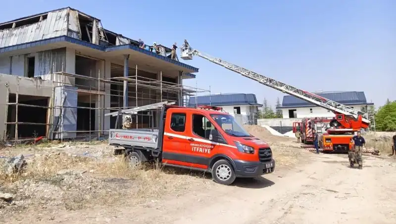 Ankara Gölbaşı'nda Villalarda Çıkan Yangın, Panic Yüksek!